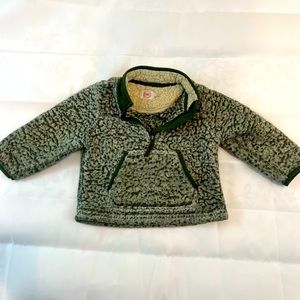 2T army green Sherpa quarter-zip jacket